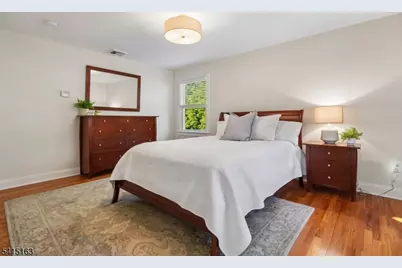 22 Brook Hollow Ln, New Providence, NJ 07974 - Photo 19