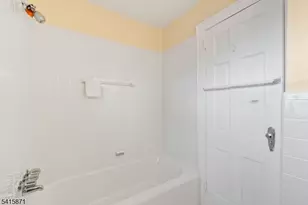 326 Eastern Pkwy, Newark, NJ 07106 - Photo 9