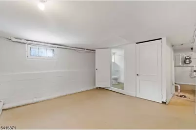 326 Eastern Pkwy, Newark, NJ 07106 - Photo 17