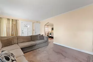 326 Eastern Pkwy, Newark, NJ 07106 - Photo 3