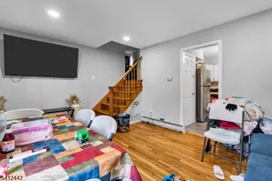 208 E Price St, Linden, NJ 07036 - Photo 3