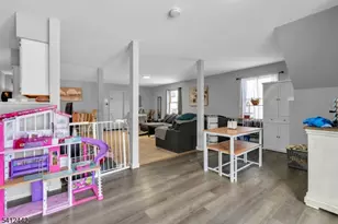 208 E Price St, Linden, NJ 07036 - Photo 11