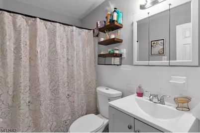 208 E Price St, Linden, NJ 07036 - Photo 5