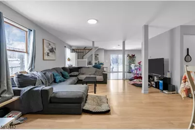 208 E Price St, Linden, NJ 07036 - Photo 9