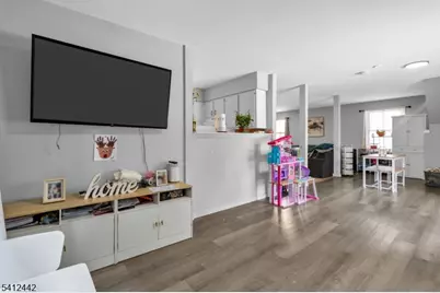 208 E Price St, Linden, NJ 07036 - Photo 13