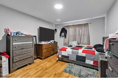 208 E Price St, Linden, NJ 07036 - Photo 7