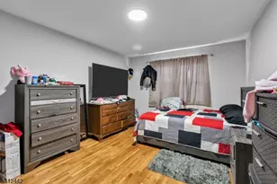 208 E Price St, Linden, NJ 07036 - Photo 7