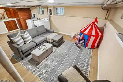 25 Burnett Ter, Maplewood, NJ 07040 - Photo 33