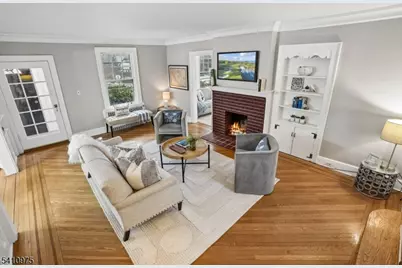 25 Burnett Ter, Maplewood, NJ 07040 - Photo 3