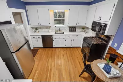 25 Burnett Ter, Maplewood, NJ 07040 - Photo 9