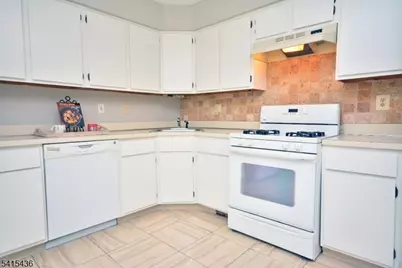 55 Canterbury Cir, Franklin Township, NJ 08873 - Photo 7