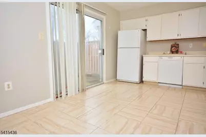 55 Canterbury Cir, Franklin Township, NJ 08873 - Photo 9