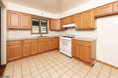 900 S Park Ave, Linden, NJ 07036 - Photo 5