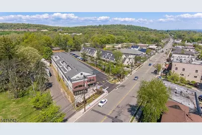 450 Pompton Ave, Cedar Grove, NJ 07009 - Photo 3