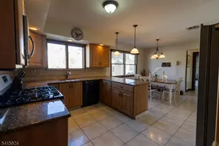 23 Carr Pl, Totowa, NJ 07512 - Photo 15