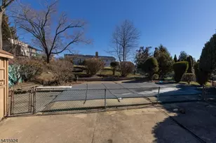 23 Carr Pl, Totowa, NJ 07512 - Photo 5