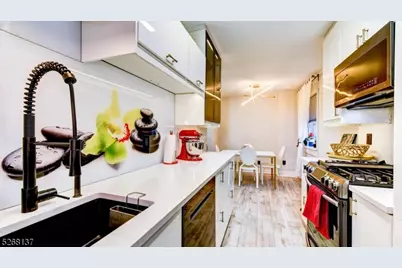 1504 W Terrace Cir #4, Teaneck Township, NJ 07666 - Photo 13