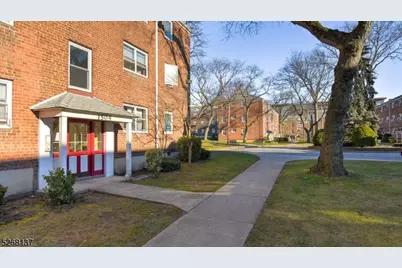 1504 W Terrace Cir #4, Teaneck Township, NJ 07666 - Photo 23