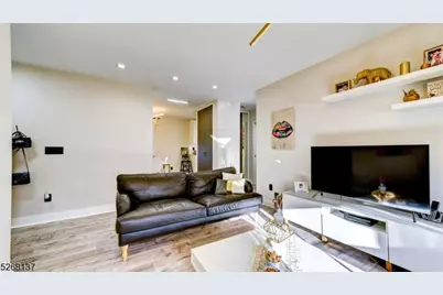 1504 W Terrace Cir #4, Teaneck Township, NJ 07666 - Photo 7