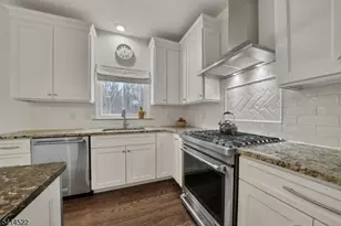 5 Candour Ct, Washington Township, NJ 07853 - Photo 7