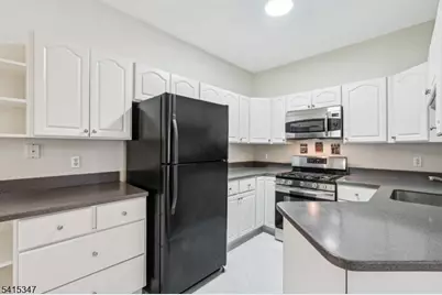 8616 Brittany Dr, Wayne, NJ 07470 - Photo 5