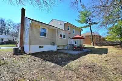 7 Robin Rd, Fanwood, NJ 07023 - Photo 3