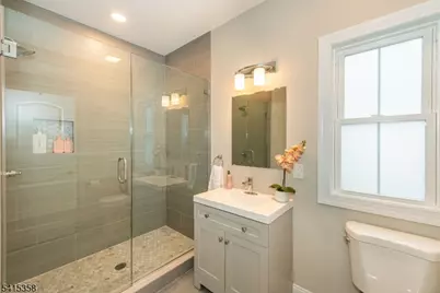 13 Mount Pleasant Pkwy, Livingston, NJ 07039 - Photo 23