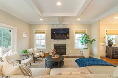 13 Mount Pleasant Pkwy, Livingston, NJ 07039 - Photo 9