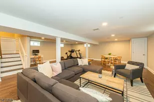 13 Mt Pleasant Pkwy, Livingston, NJ 07039 - Photo 41