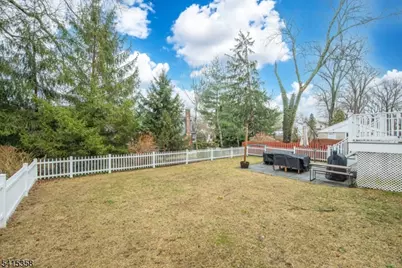 13 Mount Pleasant Pkwy, Livingston, NJ 07039 - Photo 47