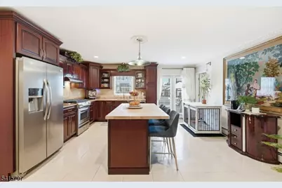 800 Delalla Ter, Ridgefield, NJ 07657 - Photo 5