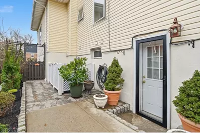 800 Delalla Ter, Ridgefield, NJ 07657 - Photo 29