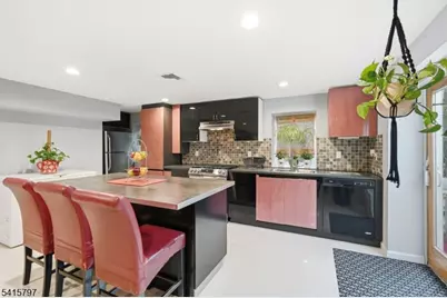 800 Delalla Ter, Ridgefield, NJ 07657 - Photo 25