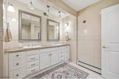 800 Delalla Ter, Ridgefield, NJ 07657 - Photo 17