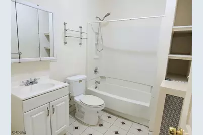 254 W Franklin St #2, Bound Brook, NJ 08805 - Photo 11