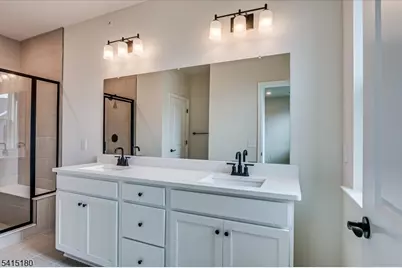 624 Sadie Cir, New Brunswick, NJ 08901 - Photo 23