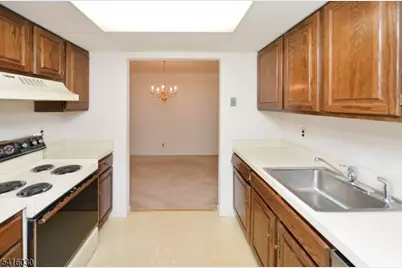 50 Rock Rd #7A, Hawthorne, NJ 07506 - Photo 5