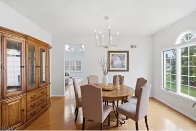 27 Chandler Ct, Monroe Township, NJ 08831 - Photo 7