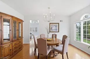 27 Chandler Ct, Monroe Township, NJ 08831 - Photo 7