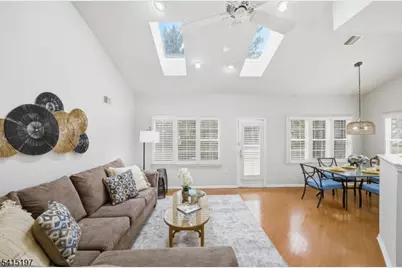 27 Chandler Ct, Monroe Township, NJ 08831 - Photo 17