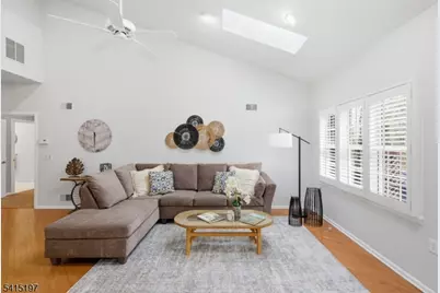 27 Chandler Ct, Monroe Township, NJ 08831 - Photo 15