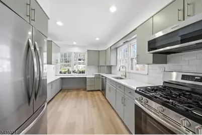 54 Cobb Rd, Mountain Lakes, NJ 07046 - Photo 15