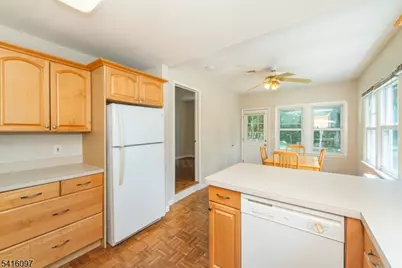 212 N Beverwyck Rd, Parsippany, NJ 07034 - Photo 15