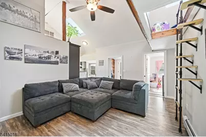 42 Woodside Dr, West Milford Twp., NJ 07480 - Photo 15