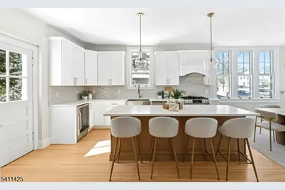 201 Maple Pl, Cranford Township, NJ 07016 - Photo 9