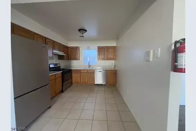 549 Hawthorne Ave Apt #3, Newark, NJ 07112 - Photo 3