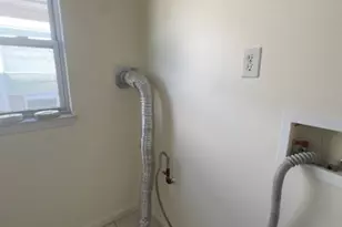 549 Hawthorne Ave Apt, Newark, NJ 07112 - Photo 5