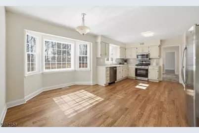 50 Pinewood Cres, Berkeley Heights Township, NJ 07922 - Photo 15