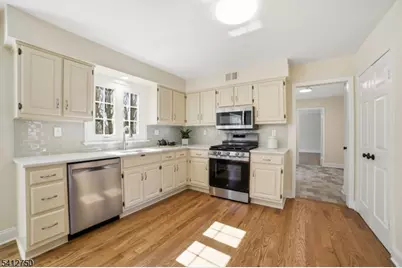 50 Pinewood Cres, Berkeley Heights Township, NJ 07922 - Photo 17