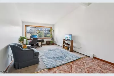 14 Hazard Pl #3C, Elizabeth, NJ 07208 - Photo 3